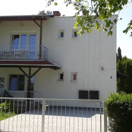 In Buekfuerd Mit Garten Bük