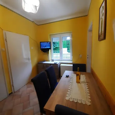 In Buekfuerd Mit Garten