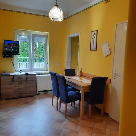 In Buekfuerd Mit Garten *